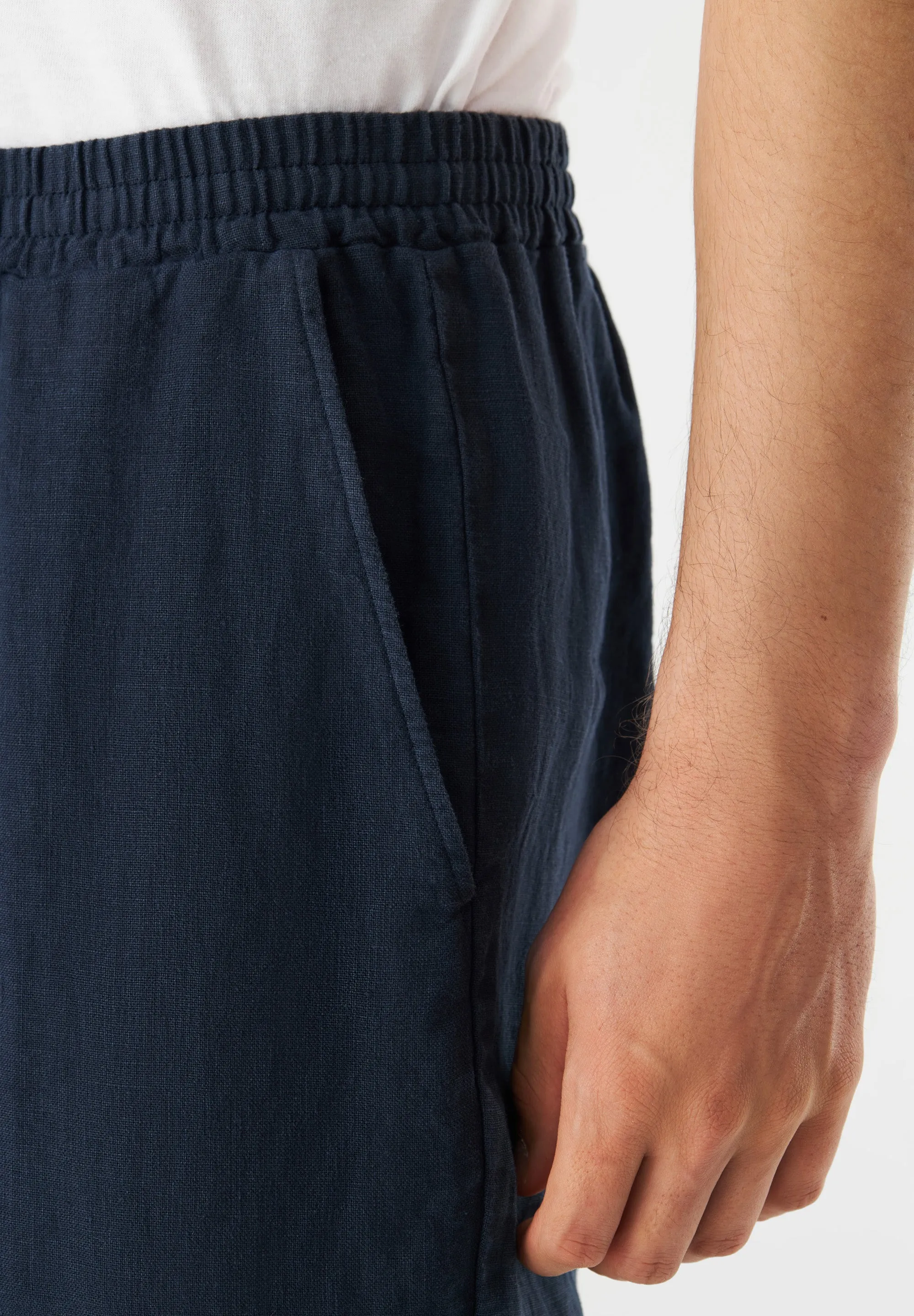 GBERIC Linen Chinos With Elastic Waistband - Midnight Blue (Linen) Givn Berlin