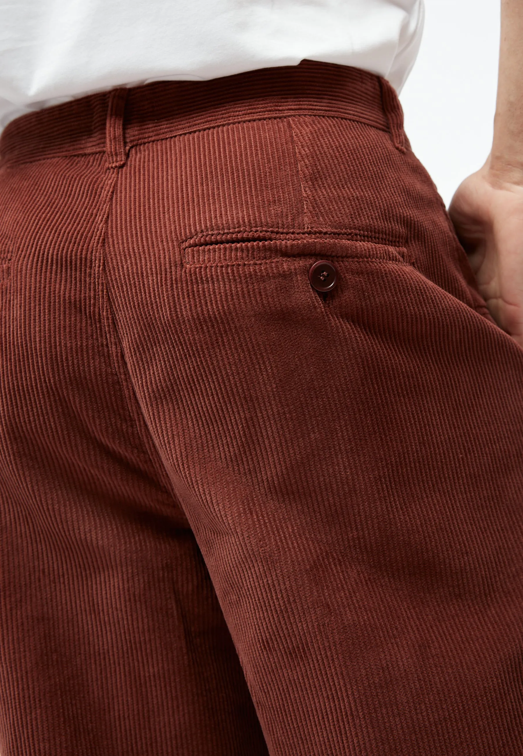 GBKLAAS corduroy trousers in organic cotton with wide leg - Intense Rust (corduroy) Givn Berlin