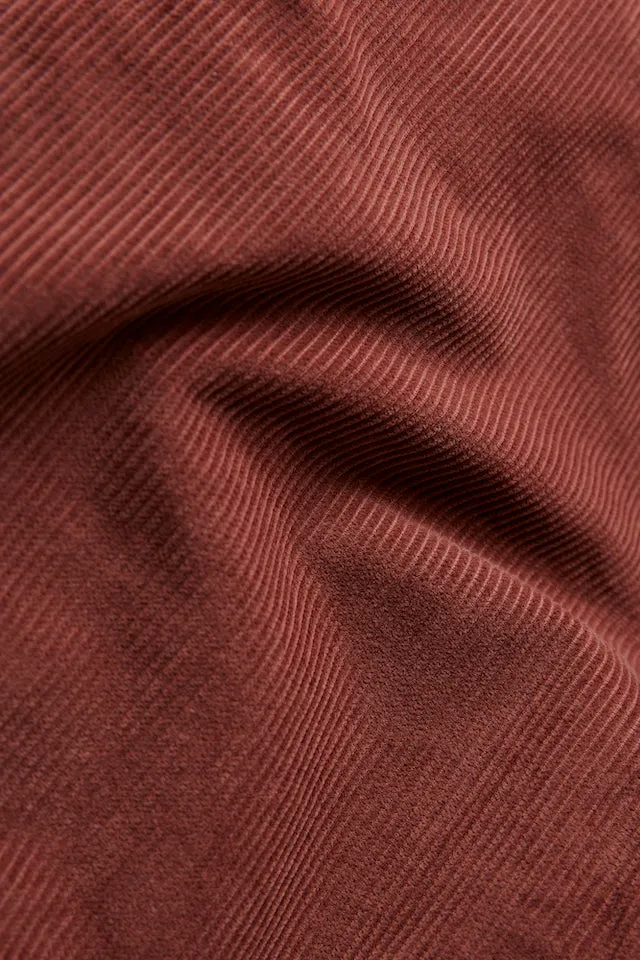 GBKLAAS corduroy trousers in organic cotton with wide leg - Intense Rust (corduroy) Givn Berlin
