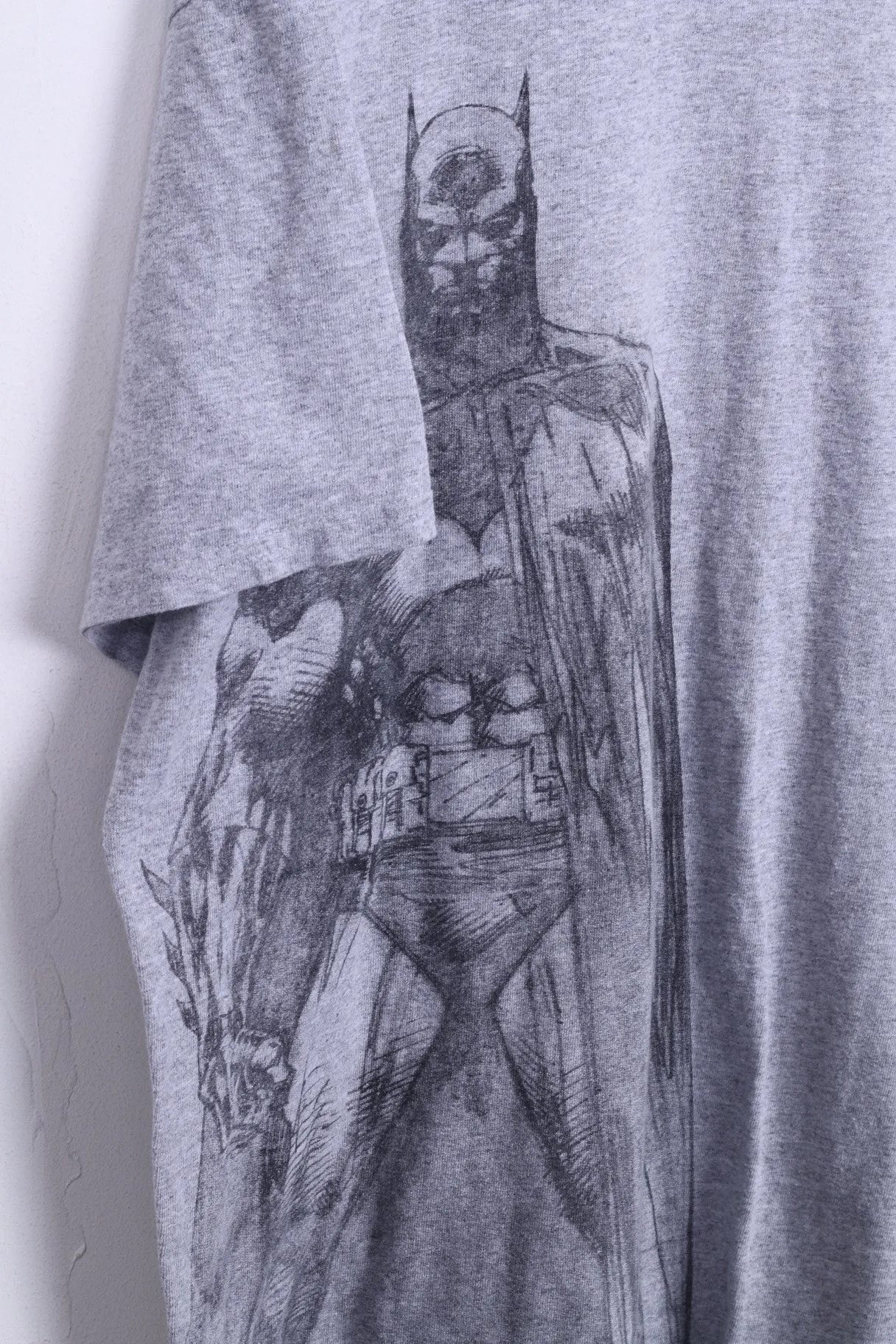 GILDAN Batman Mens 2XL Graphic Shirt Grey Cotton