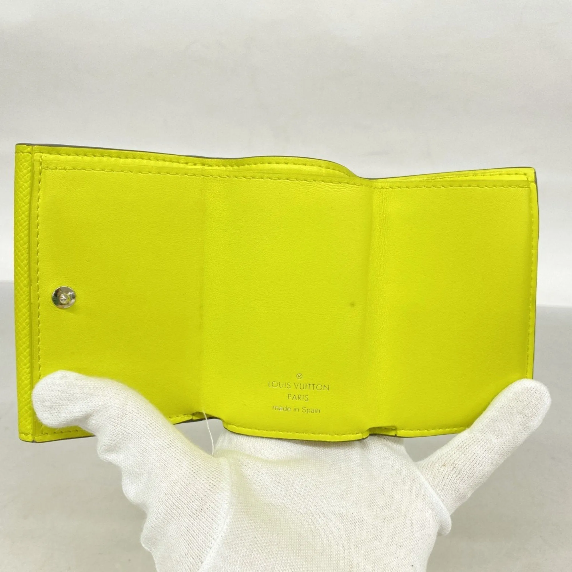 Louis Vuitton Wallet (Tri-Fold) (Pre-Owned)