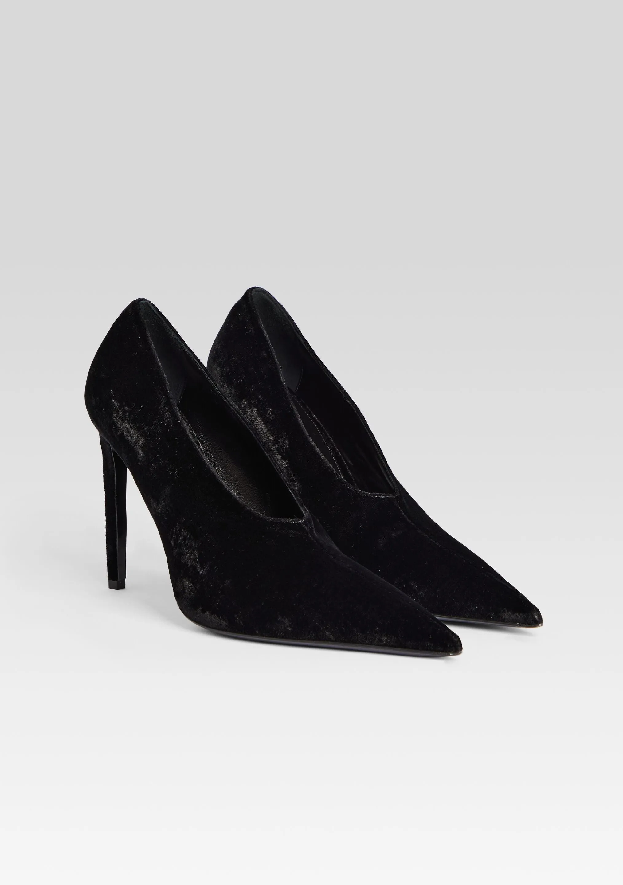 Mollie Velvet Pump