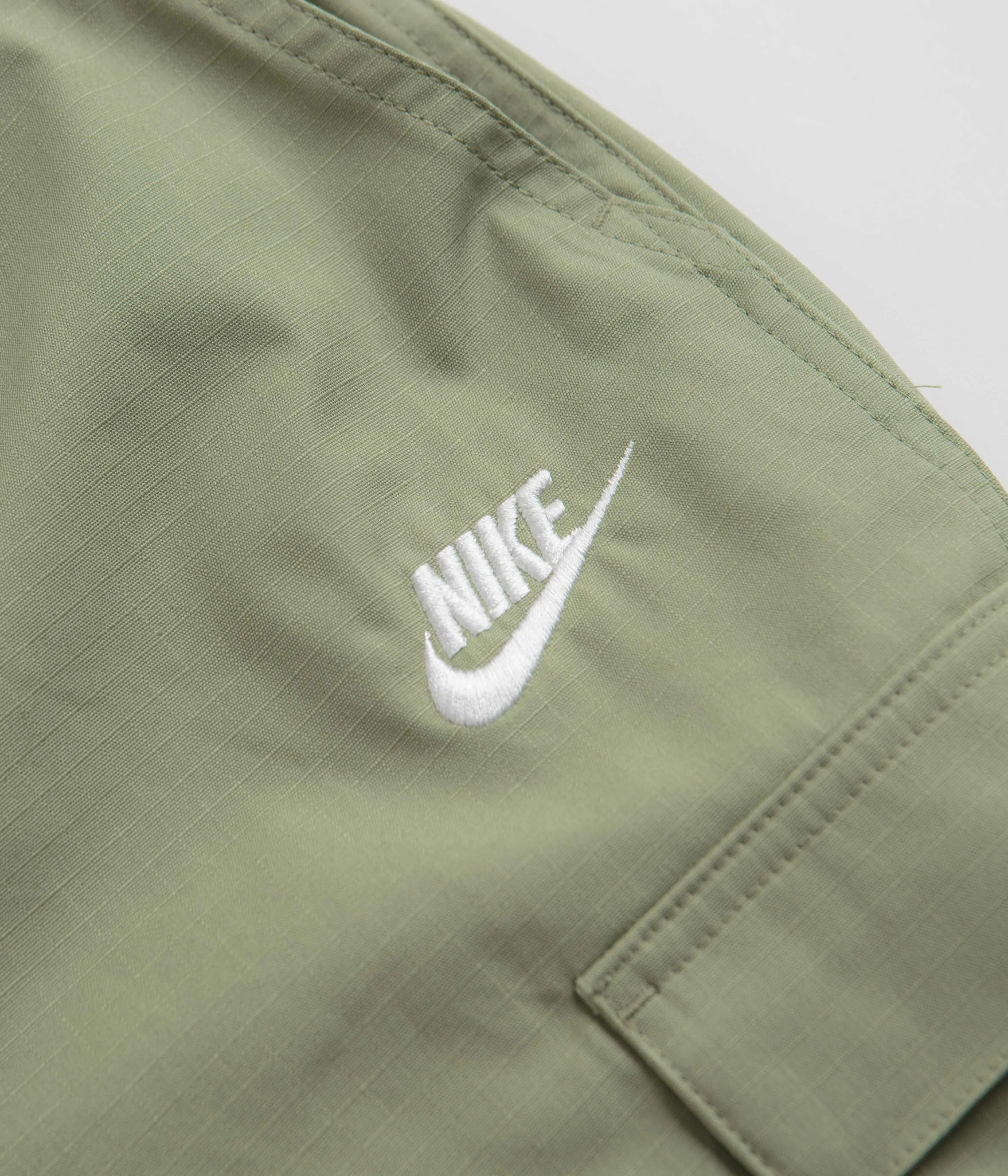 Nike Club Cargo Shorts - Oil Green / White