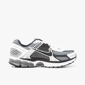 Nike Zoom Vomero 5 SE SP Dark Grey / Black - White