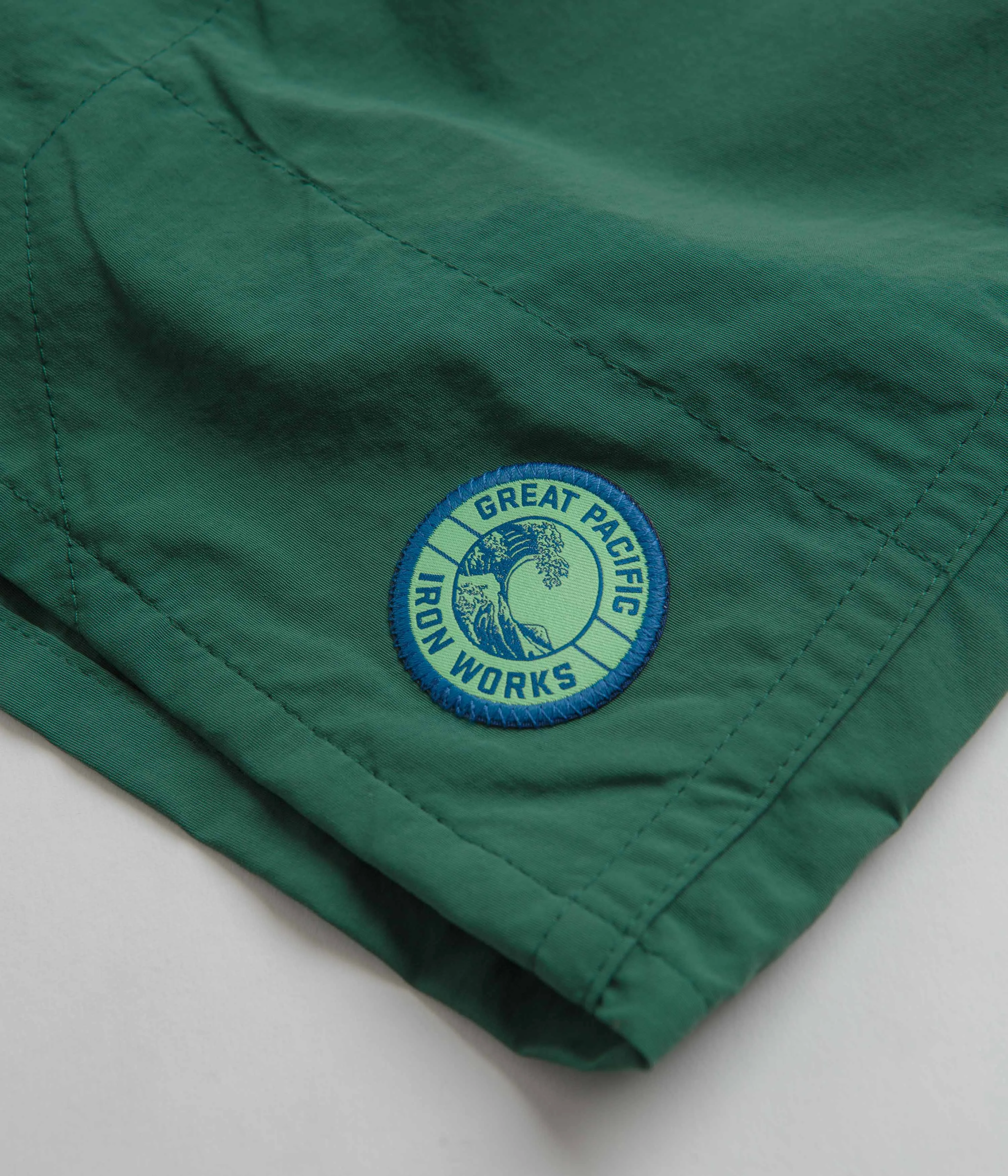 Patagonia Baggies Longs 7" Shorts - GPIW Crest: Conifer Green