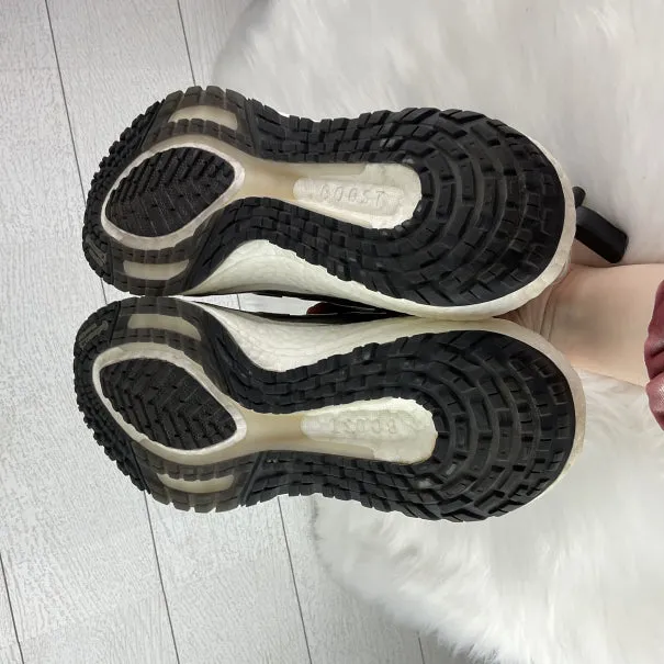 Shoes Athletic By Adidas In Black, Size: 7