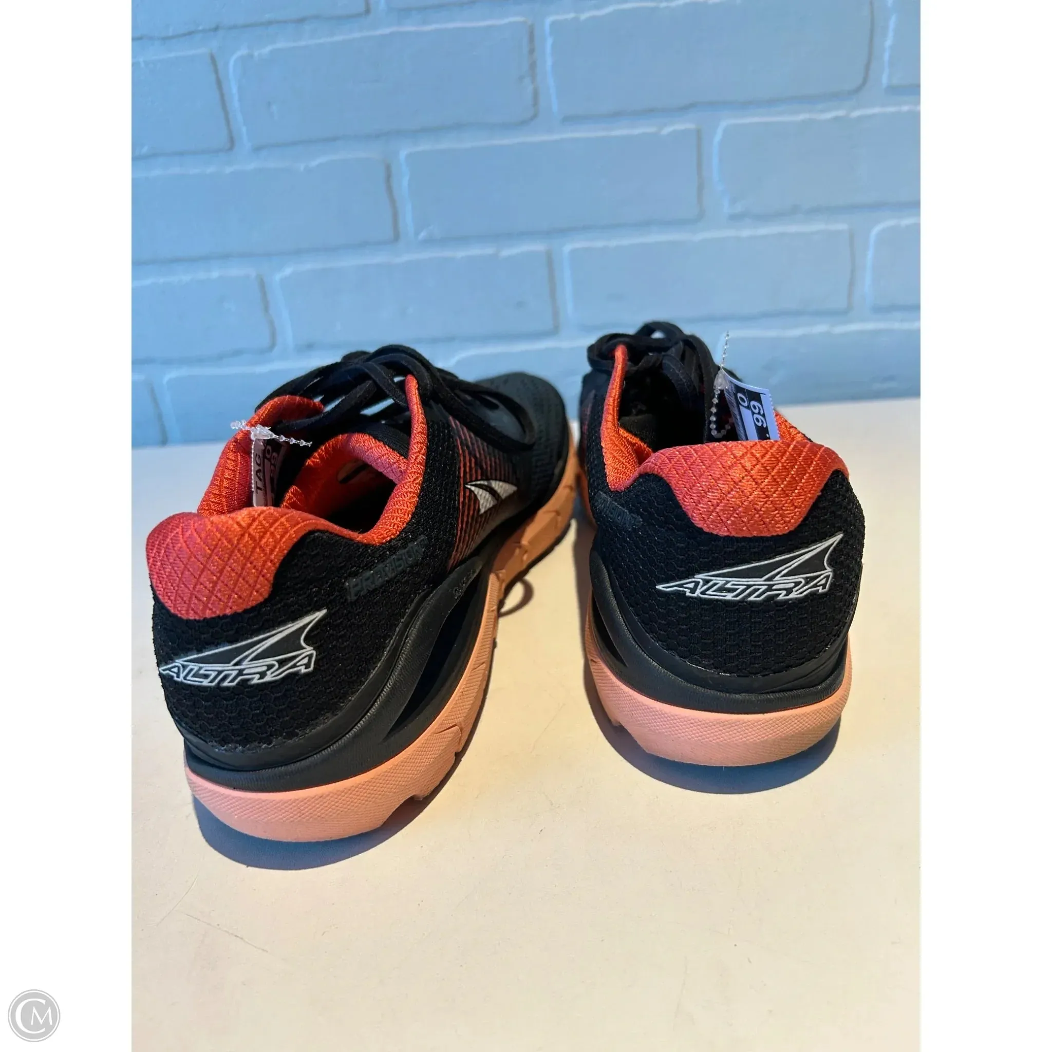 Shoes Athletic By ALTRA In Black & Orange, Size: 10