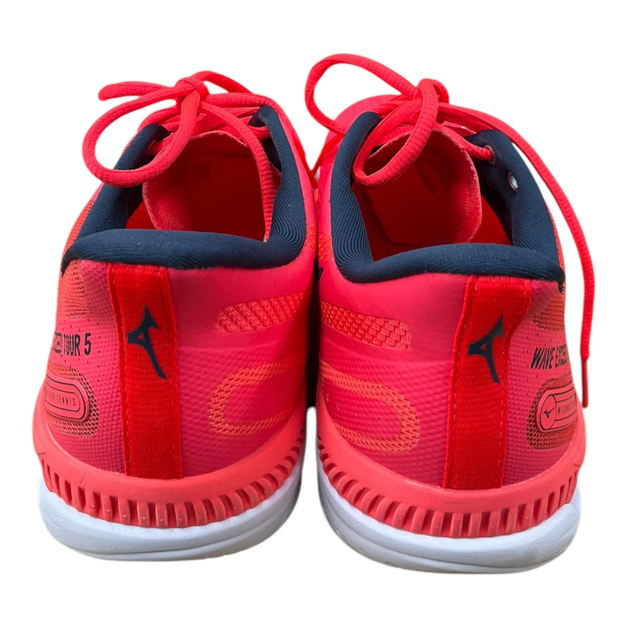 Shoes Athletic By Mizuno In Coral, Size: 10
