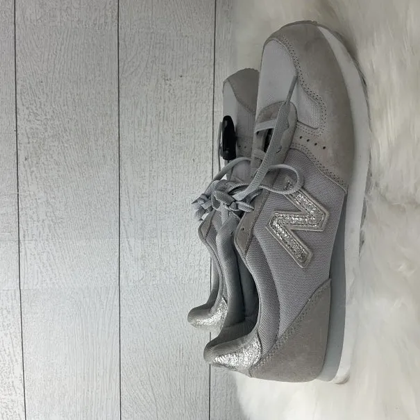 Shoes Athletic By New Balance In Grey, Size: 11
