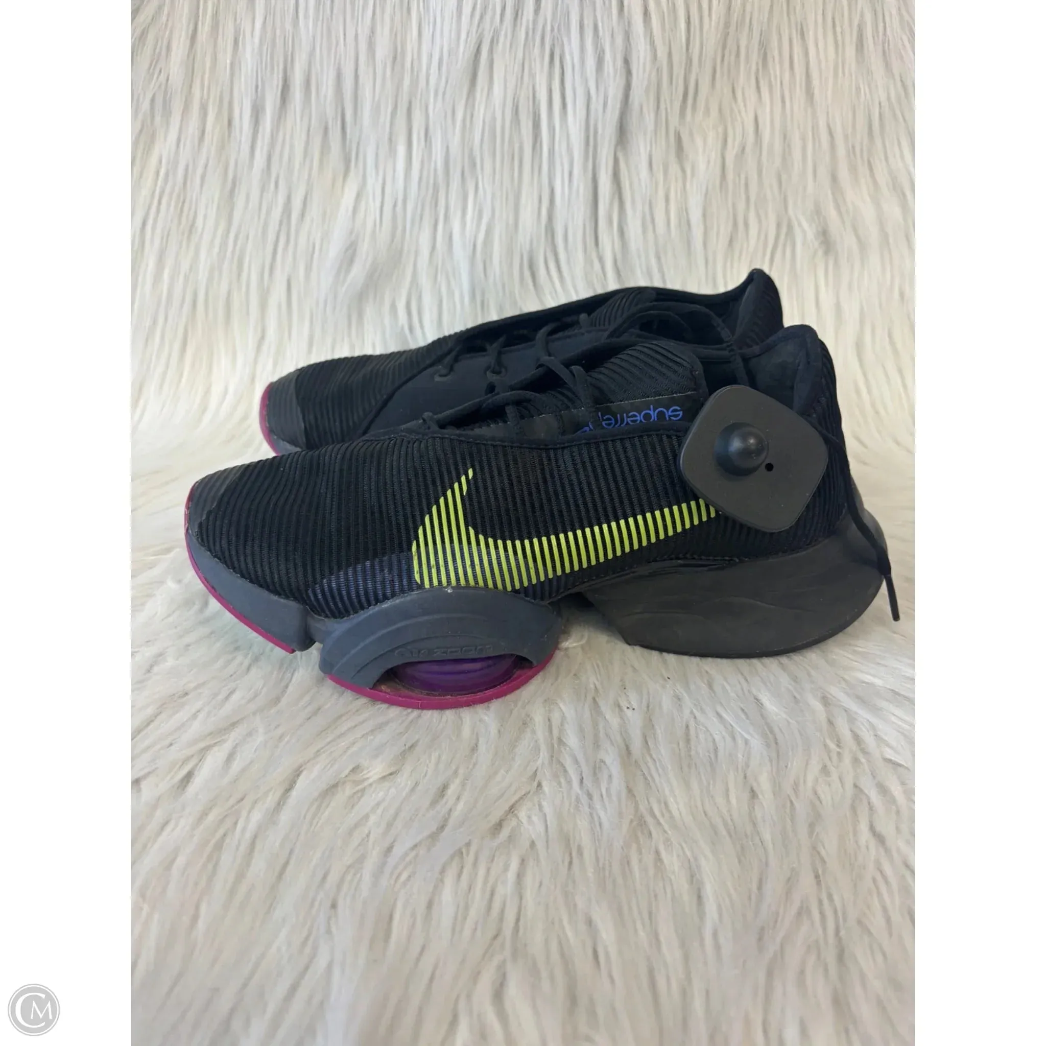 Shoes Athletic By Nike In Black & Green, Size: 8.5