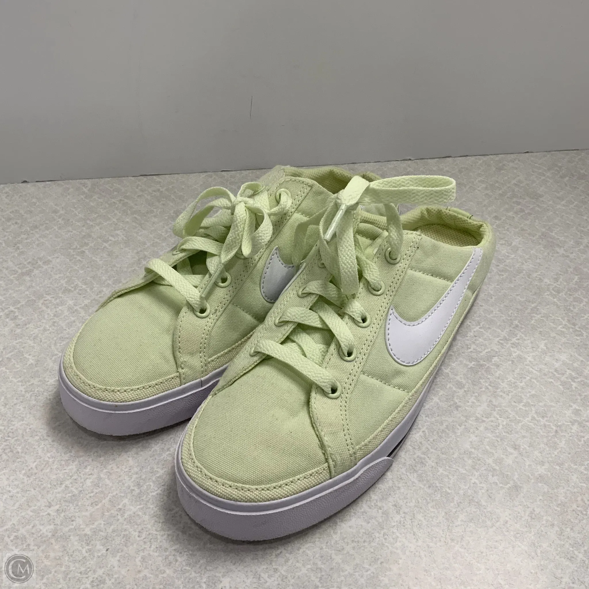 Shoes Athletic By Nike In Green, Size: 7