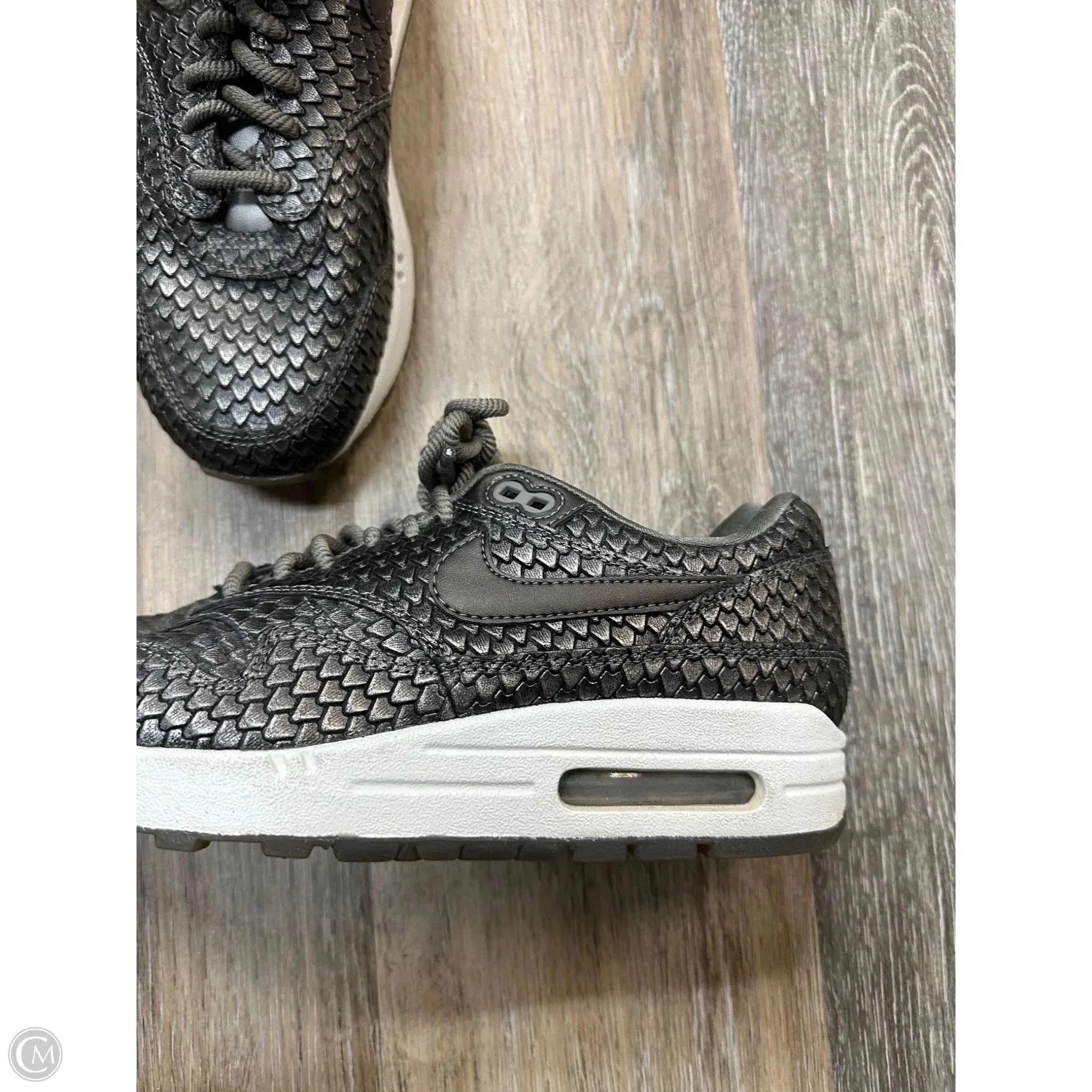 Shoes Athletic By Nike In Grey, Size: 7.5