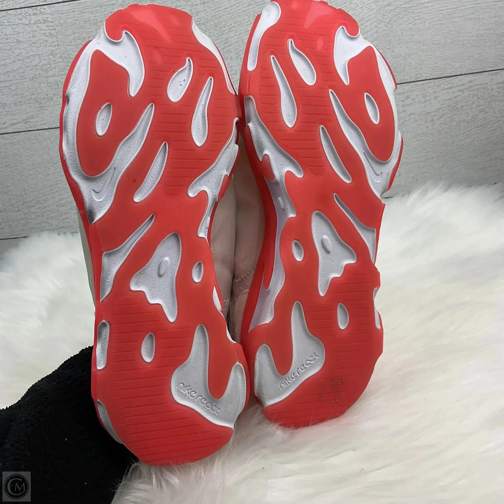 Shoes Athletic By Nike In White, Size: 8