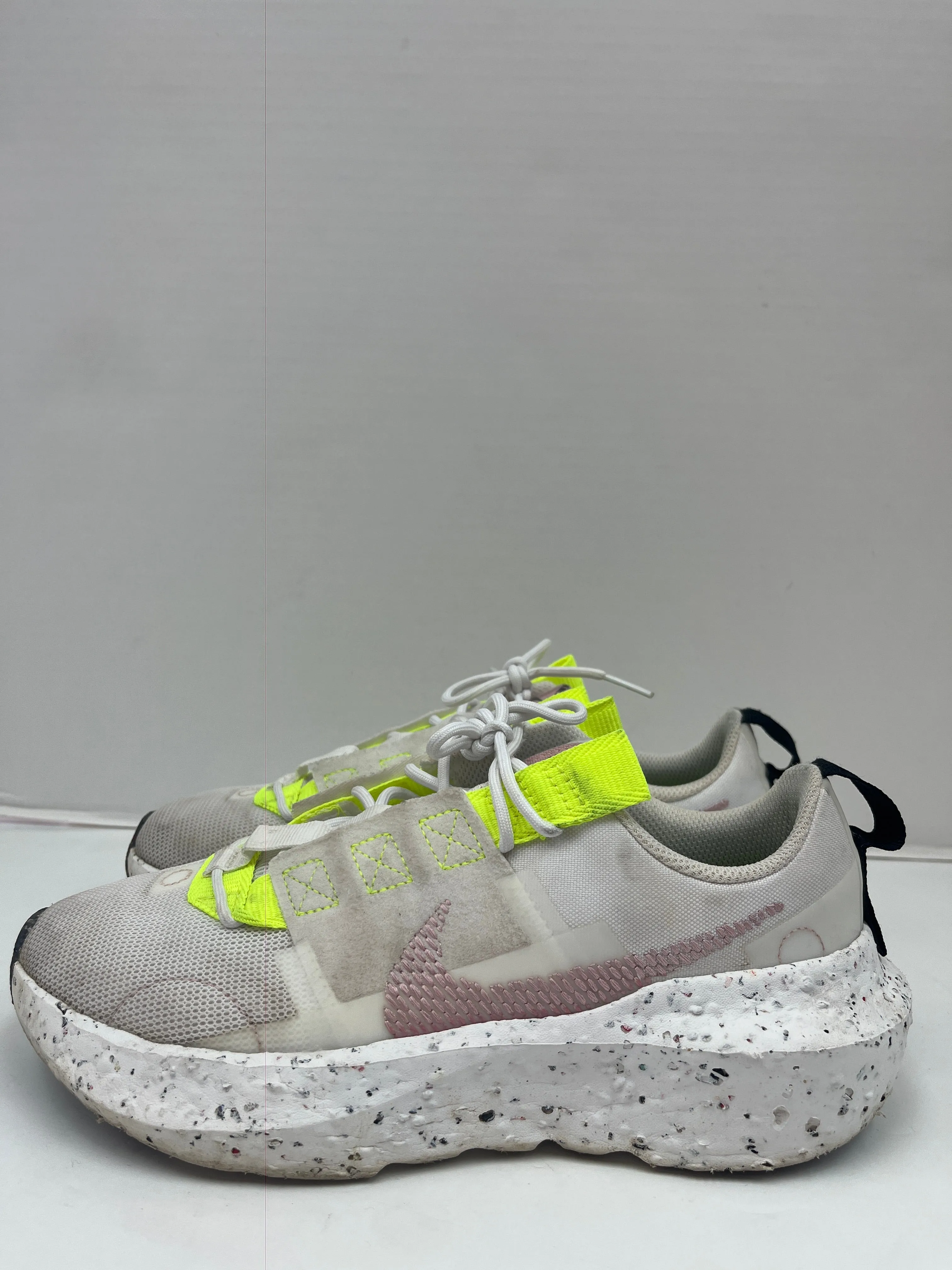 Shoes Athletic By Nike  Size: 8