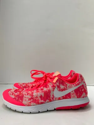 Shoes Athletic By Nike  Size: 9.5