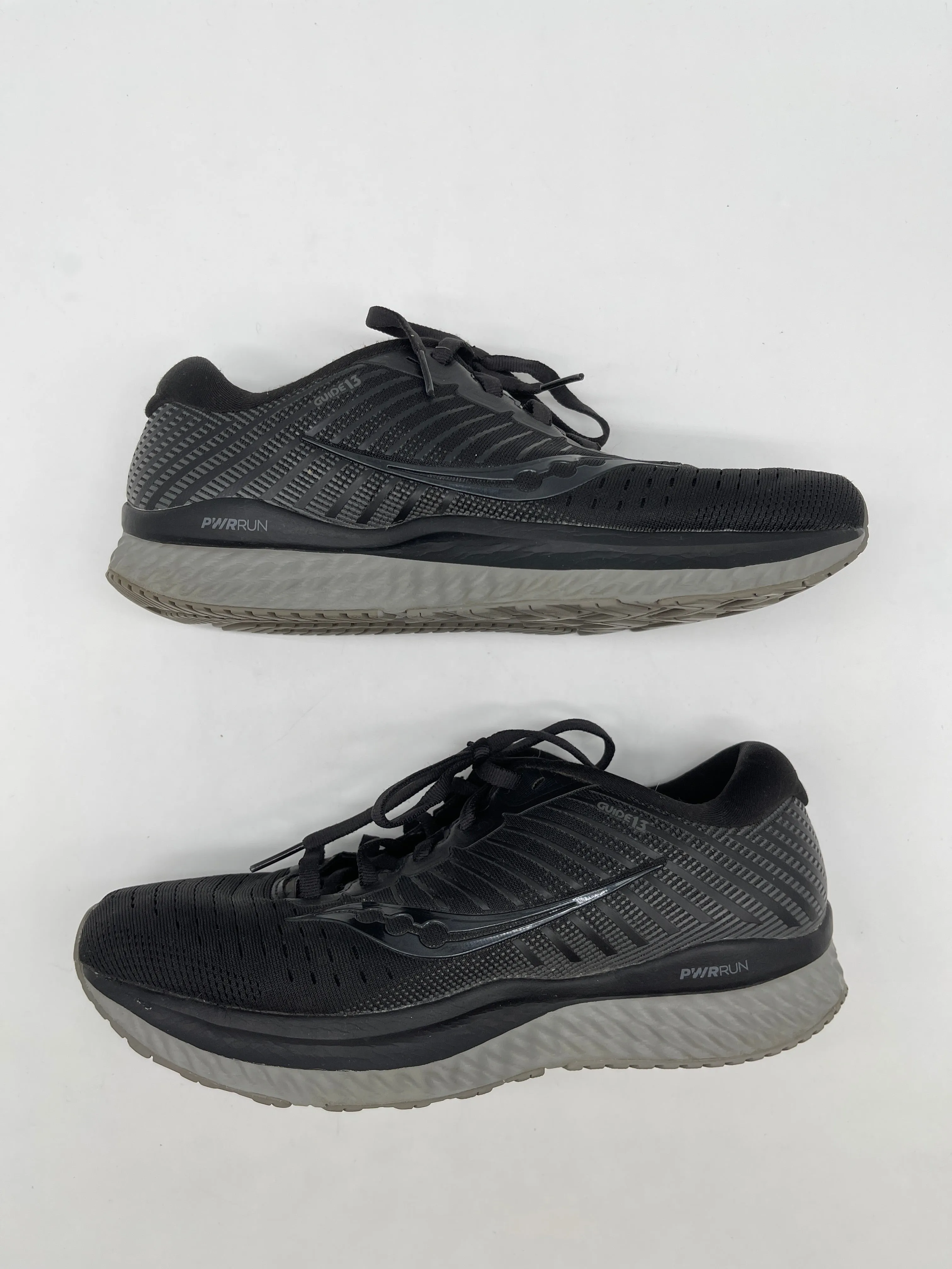 Shoes Athletic By Sacouny In Black, Size: 8
