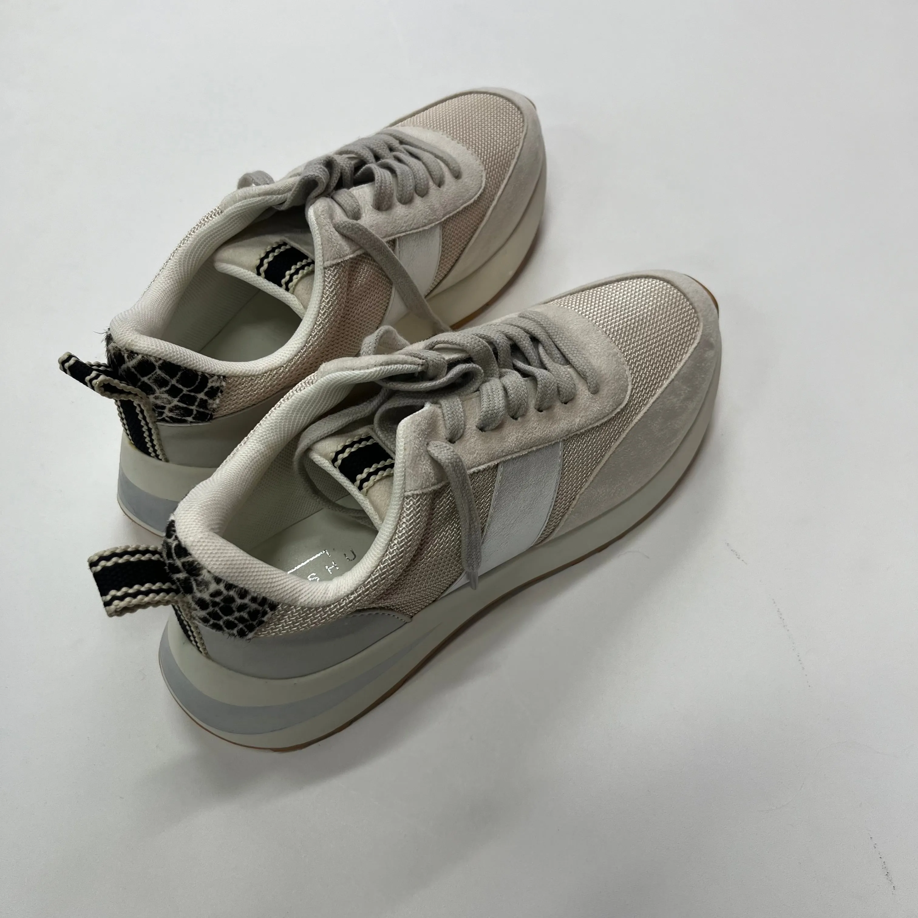Shoes Athletic By Shu Shop  Size: 9