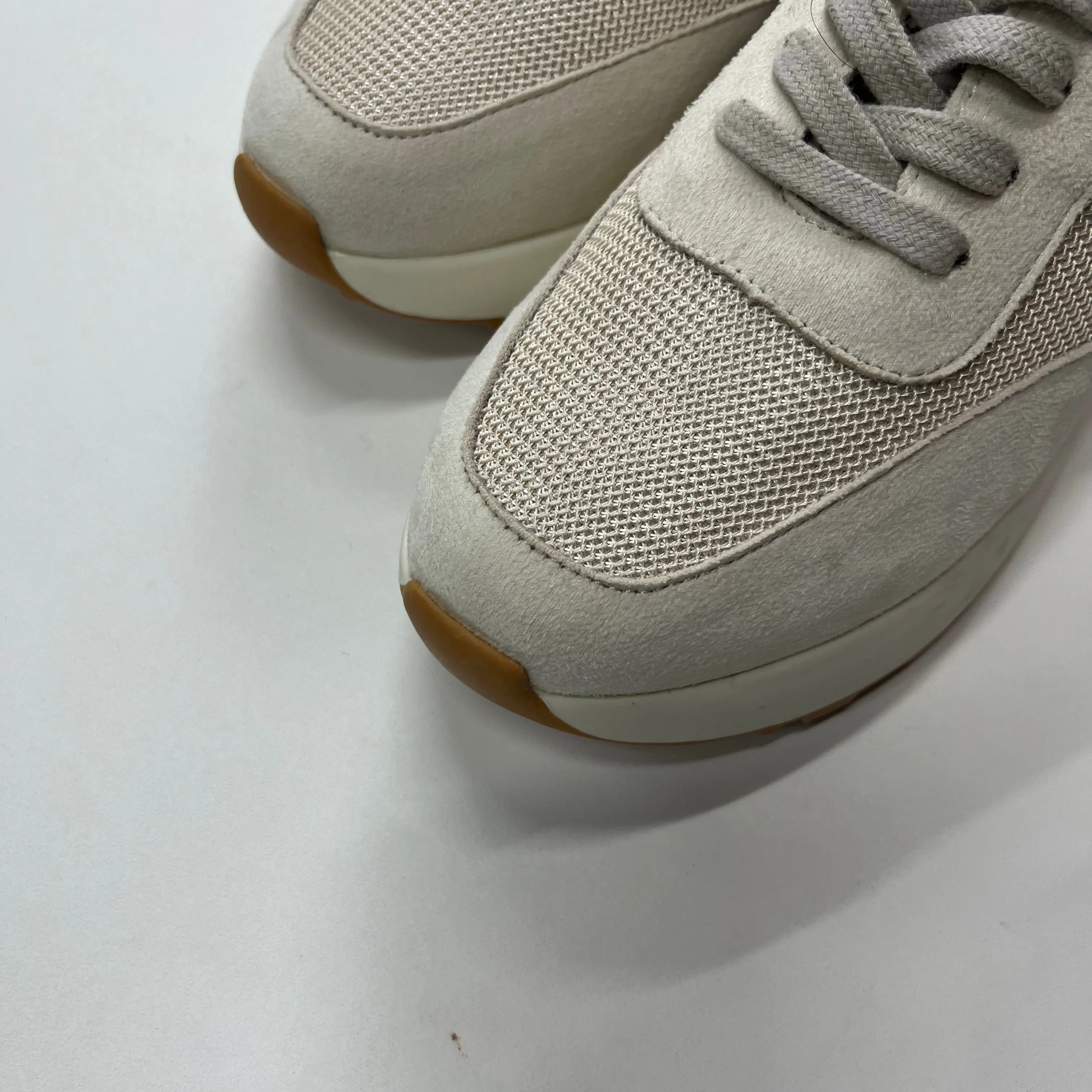 Shoes Athletic By Shu Shop  Size: 9