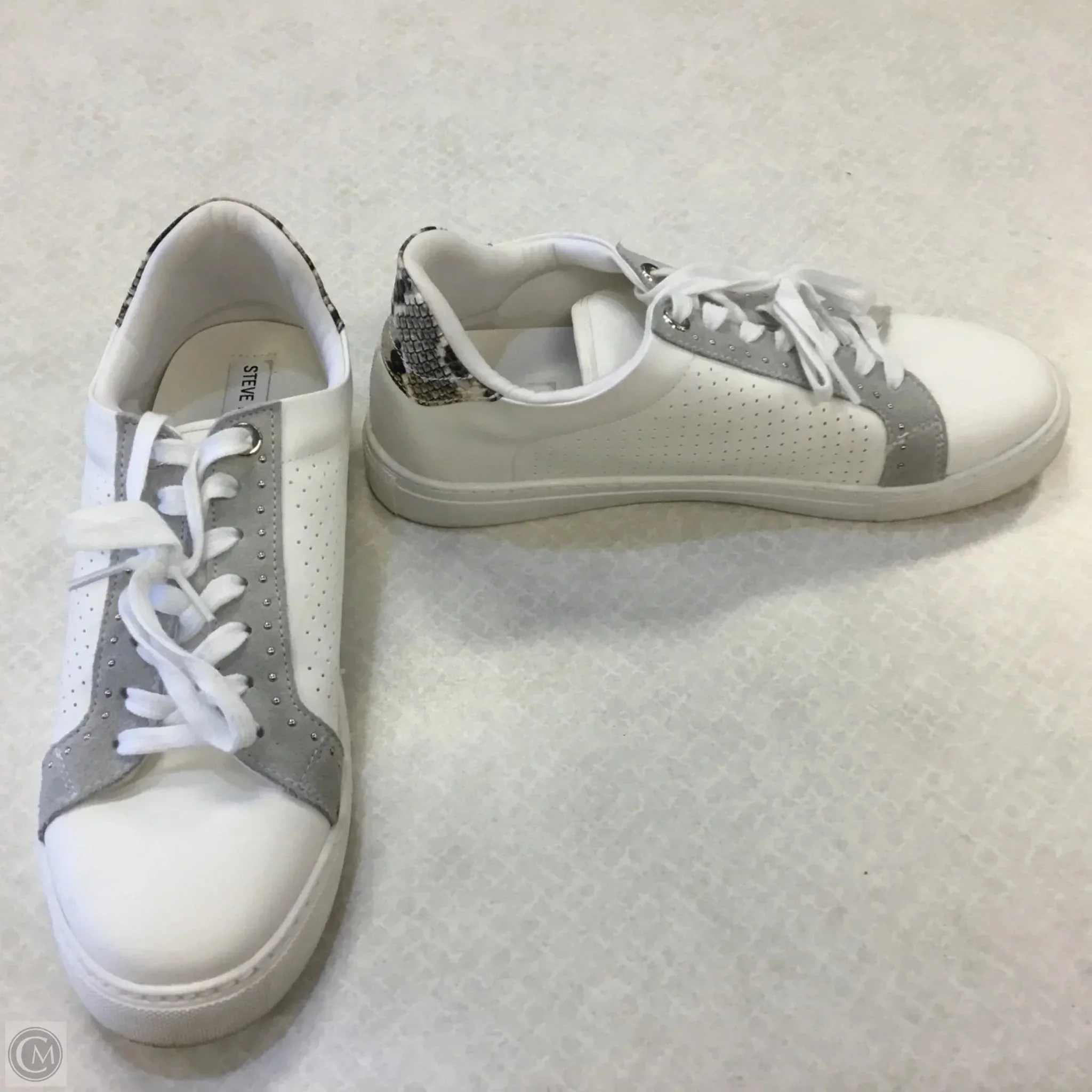 Shoes Athletic By Steve Madden In White, Size: 10