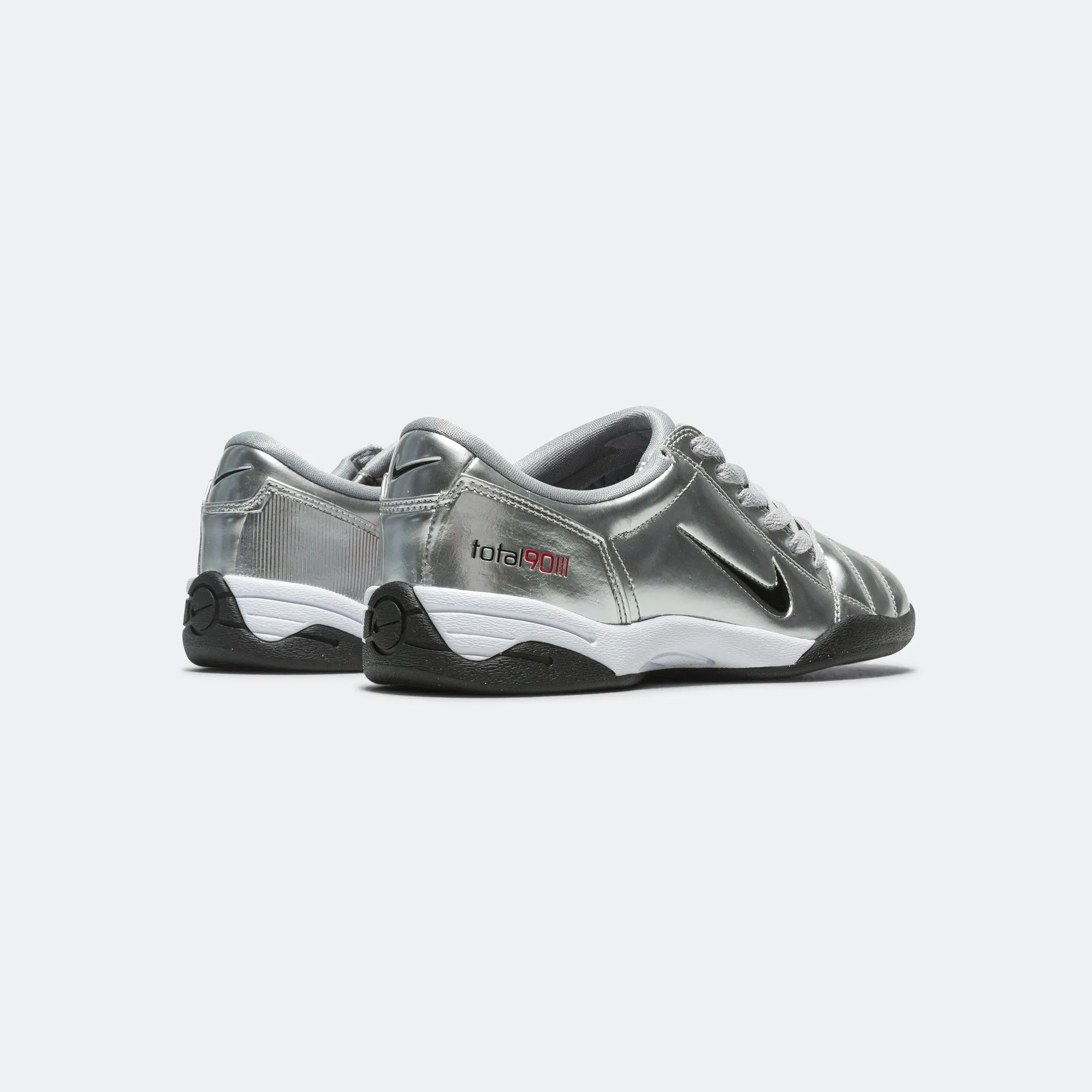 T90 SP - Metallic Silver/Black-University Red