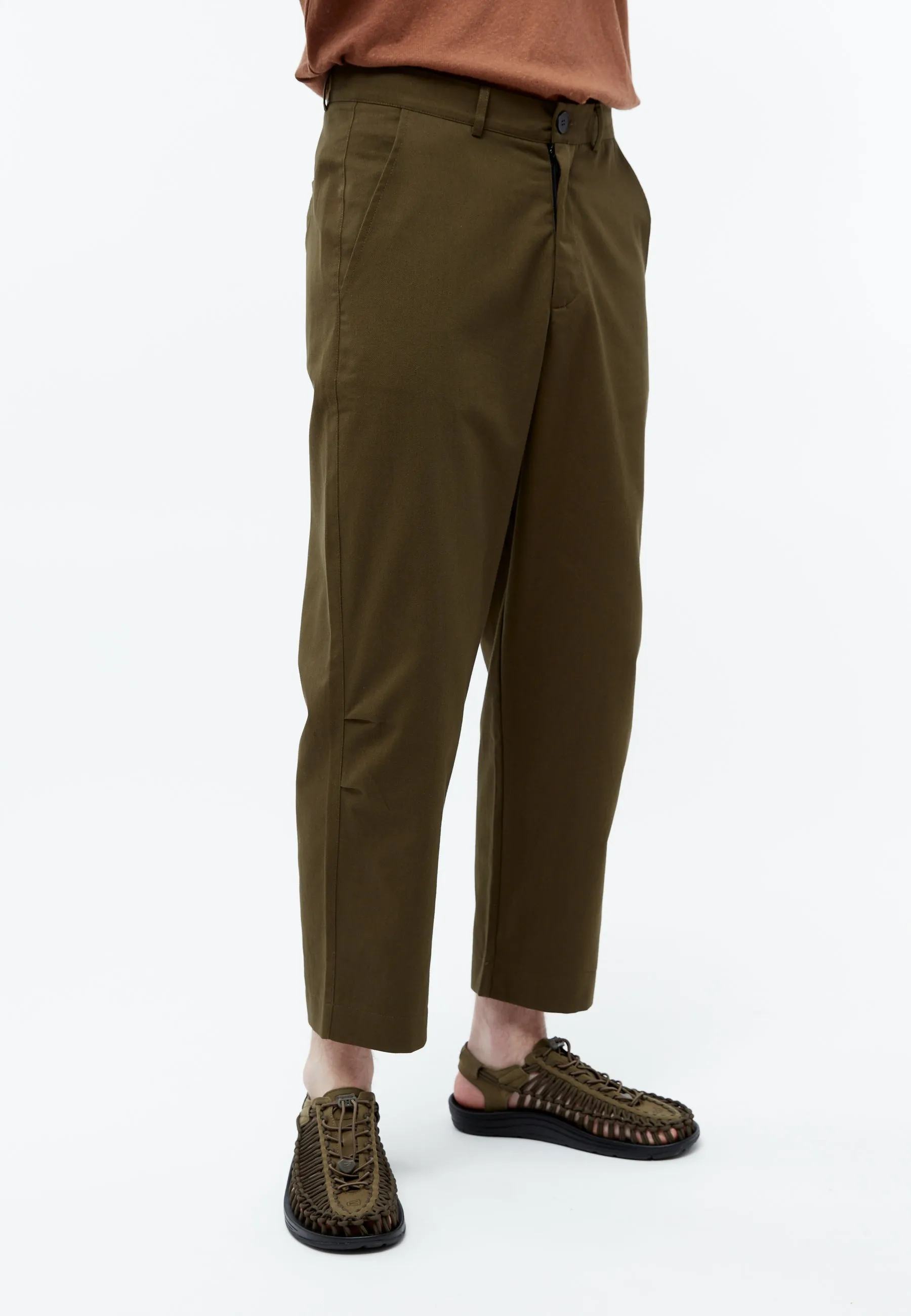 Trousers GBJORIS out of lighly woven organic cotton Givn Berlin